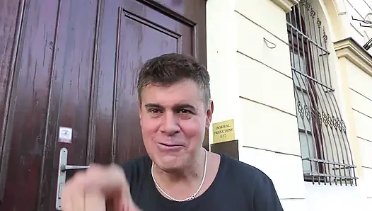 Арабская тинка с большими натуральными подпрыгивающими сиськами, горячий, потный секс. Небритая киска крошечной Aysha Dama кончает крупным планом!