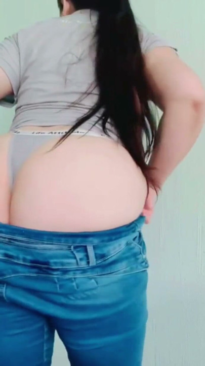 BIG BUTT BIG BUTT BIG ASS LATINA MEXICAN TAKES OFF HER ENTIRE UNIFORM TO SHOW HER FAT ASS, HER VAGINA AND HER BREASTS IN THE BATHROOM | Clip 1