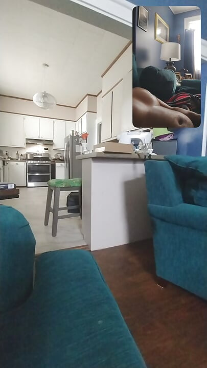 Sono ancora felicemente sposato con una troia del quartiere. E amico di una.