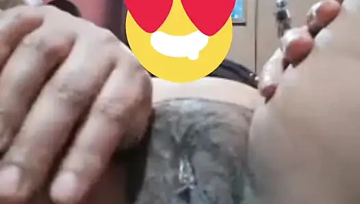 Akele me bhabhi Masturbation karte huye... pani nikal rahi h.. land ke liye tadapti huyi...