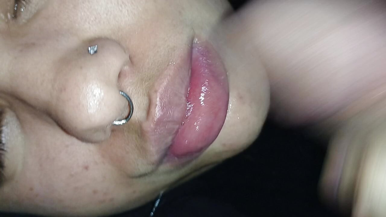 CREAMPIE IN THE MOUTH THIRSTY FOR CUM, SPURTING MILK FOR A BITCH