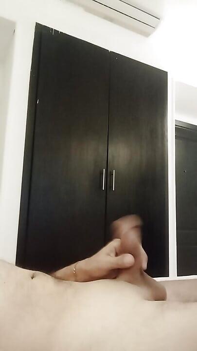 I want a girl to marry. And be a Cuckold on it