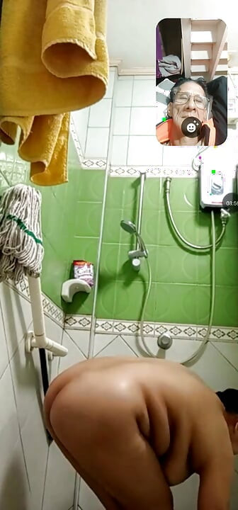 Sadece banyo yaparken izlemek için