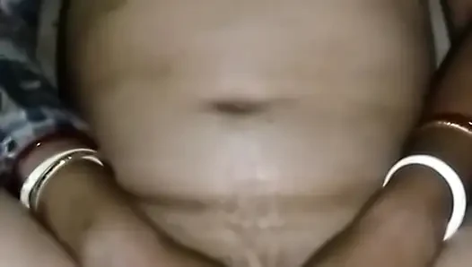 Bintang porno India pantat besar dengan memek besar dengan pantat dan lubang pantat besar ingin berhubungan seks dengan kalian semua