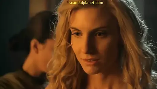 Lucy lawless y viva bianca en spartacus scandalplanet.com