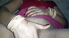 Ama de casa india del pueblo en video de masturbación