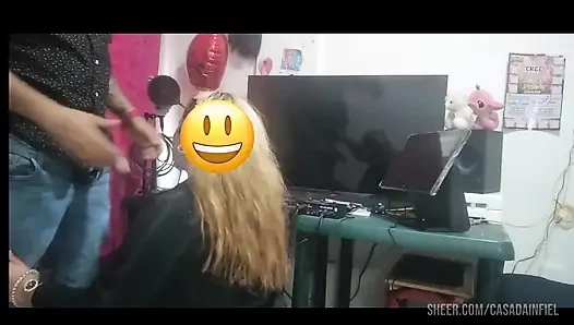 Wunderschöner Rubin Gibt Einen Ausgezeichneten Blowjob