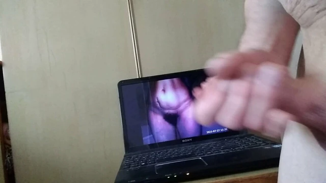 Wanking while looking at AdelaK's pics