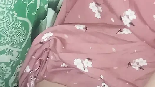 Enak banget punya sodara yang desahan nya indah