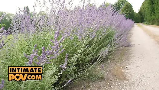 Megan Murkovski Und Jessie Ames Golftag wird frech