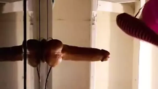 Sürtük itaat ediyor