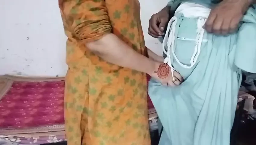我热辣的印度 Bhabi 肛门性交