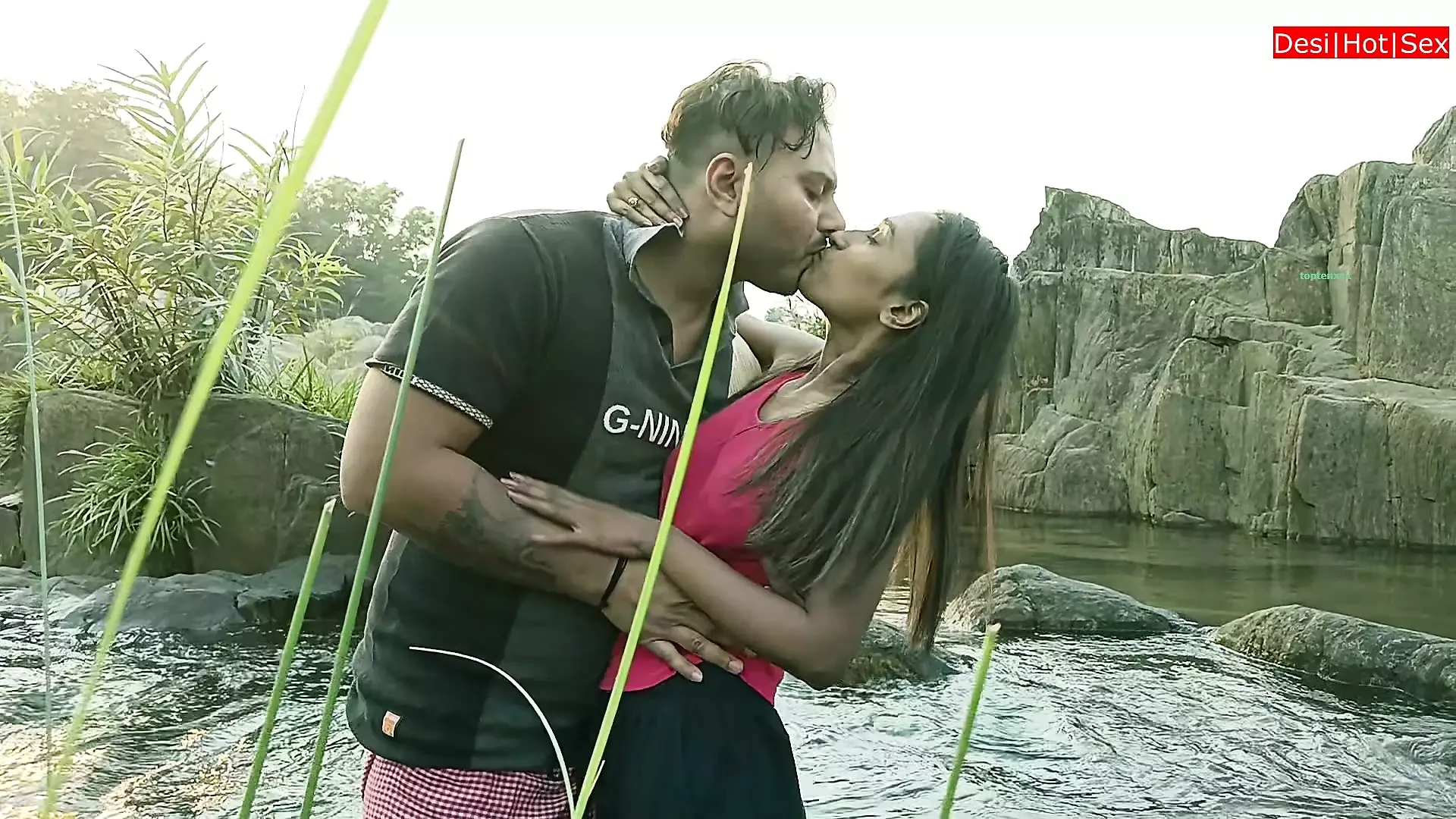 Khuli jagah par 18 sal ki kamsin garlaphrend ki chudaee! Hot Xxx