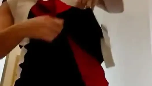 Masturbieren Beim Anprobieren Von Kleidung Im Einkaufszentrum