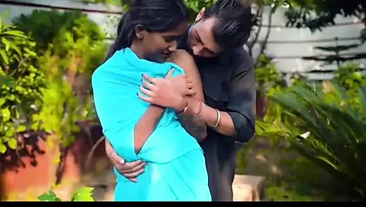 Desi girl ko malik ne jabbar dasti bur me ungali daal diya