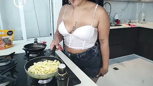 Cooking with Cummy Bear