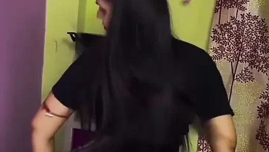 Indian Dehati young bhabhi aaur gav ka ladka aaj bhabhi ke bade bade boobs suma bhabhi bahot khush ho gai - boobs suking video h