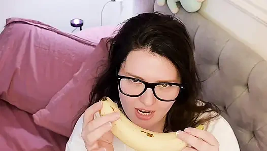 HOT NERDY PAWG COLLEGE GIRL INVITES YOU CUM TOGETHER