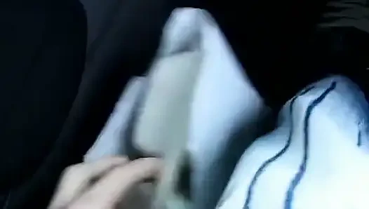 Cewek prancis liar lagi asik muasin dua sambil kerja di dapur