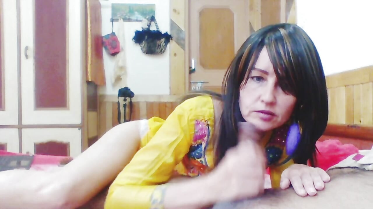 I love to Suck and Get Cum in my Mouth