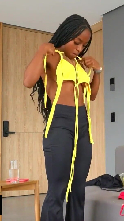 Sitna eboni latina grubi anal jebana nakon dubokog grla velikog belog kurca | Klip 1