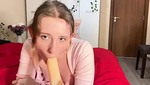 Флирт в симпатичных шортах Pixie в спальне - топ соблазняет до долгого горячего отсоса