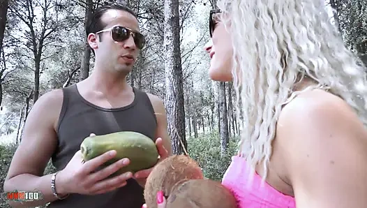 Французская блондинка Nicky Wayne и Max Casanova, эпизод 11 - анальный минет с камшотом на улице