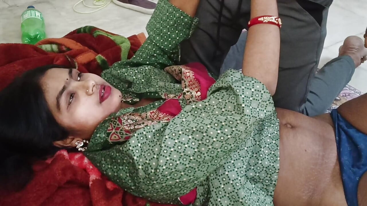 Kurvet Indisk Bhabhi Hård Doggy i soveværelset med Devar - Amatør Desi Hjemmelavet Rollespil