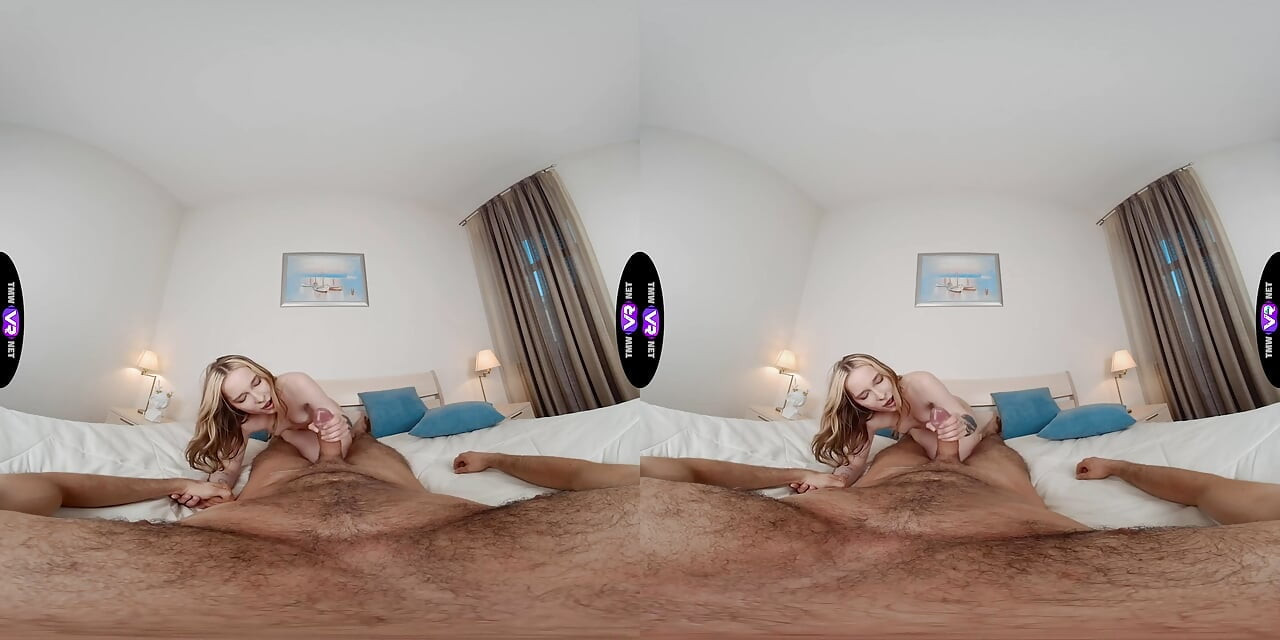 莫莉·斯通洗澡後被粗暴操弄 - TeenMegaWorld