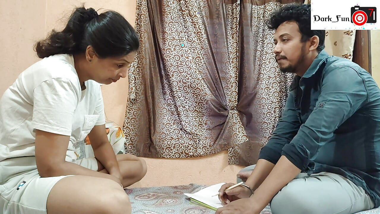 SERVEY KARNE AAKE GHAR PE AAKELI LARKI KO CHOD DALA