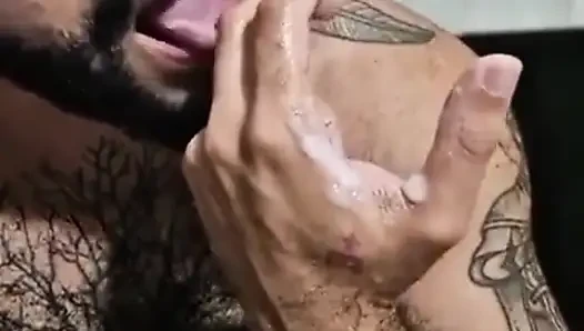 Benimle boşalmak ister misin?