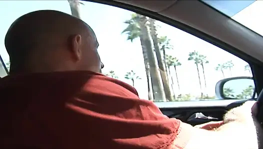 Hart penetrierte kirsche von fröhlicher teen, sperma-eimer sieht klein voller sperma aus