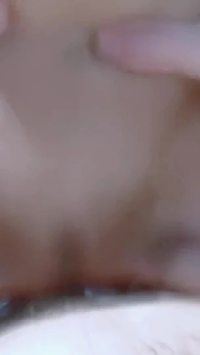 "sundar eshiyaee betti ki chhoti gand ki chudaee" se jabare chhorne ka kshan"