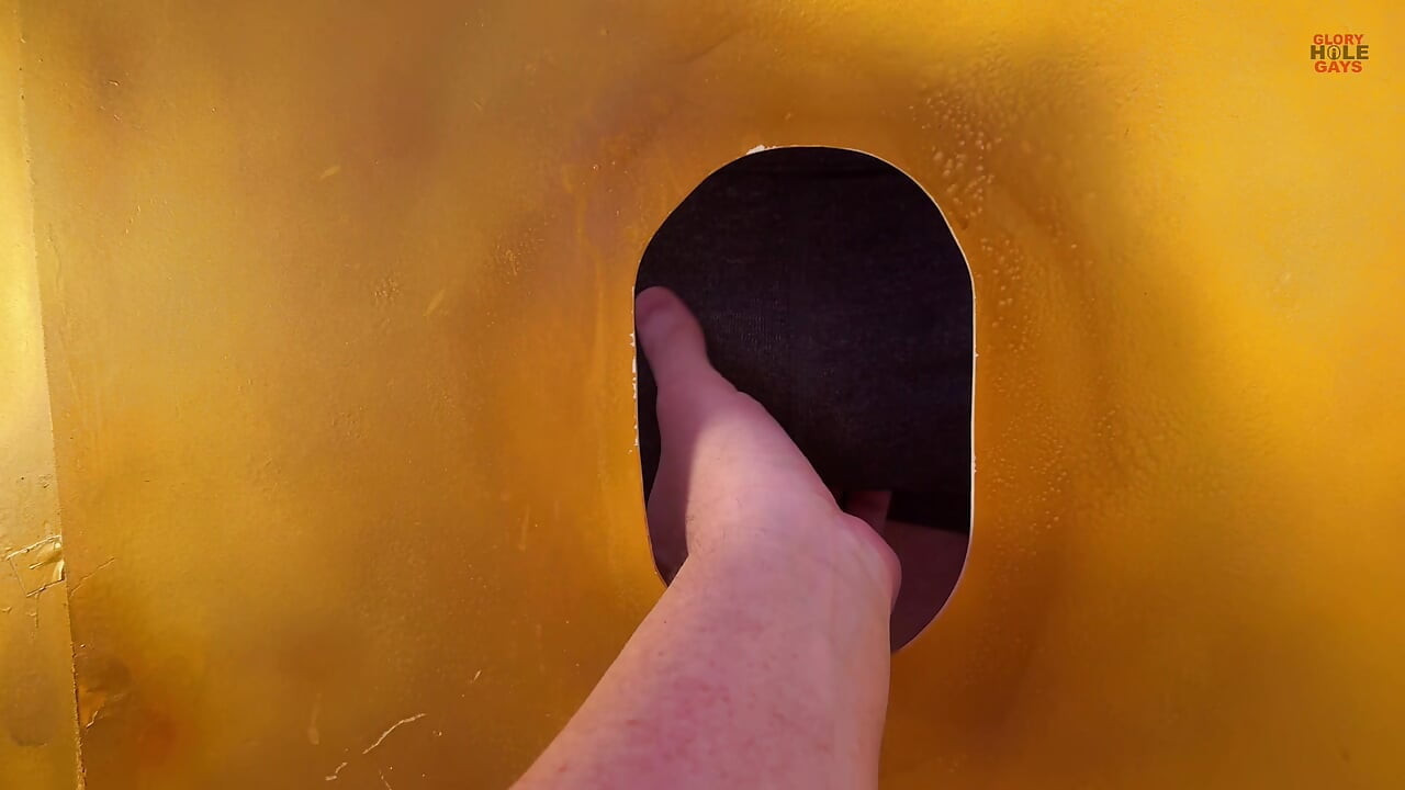 Hänen leikattu kalunsa sai minut niin kiimaiseksi GloryhOLe:ssa