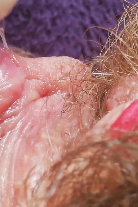 โคลสอัพอย่างสุดขีดแตดใหญ่ถึงจุดสุดยอดกระตุ้นแตดอย่างเข้มข้น