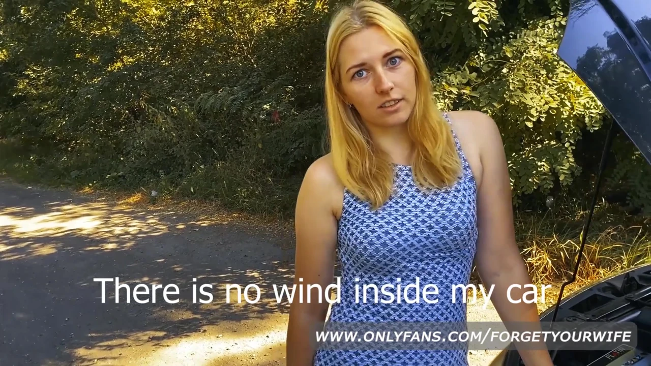 Sarışının arabayı tamirmesine yardım etti ve onu sikti