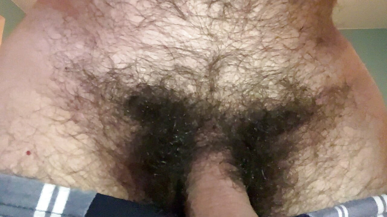 Earl Smile Bedroom Selfie Ball Massage with Deep House Beats