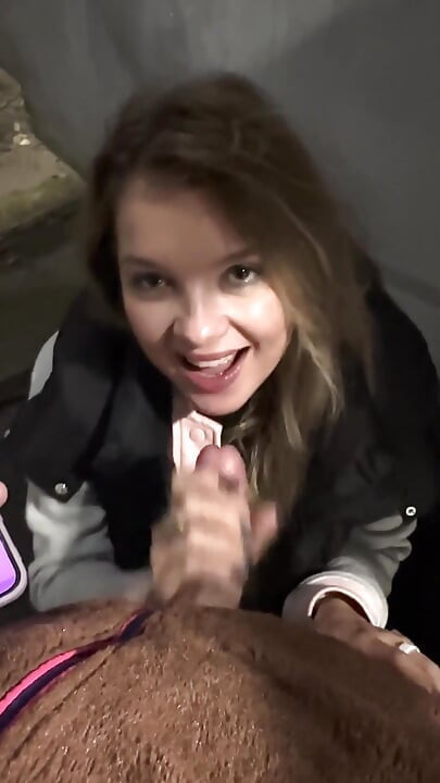 Prima plimbare cu întâlnire - am filmat-o luând o pulă brută