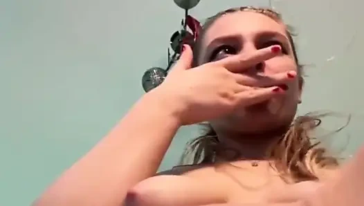 Сквиртую крупным планом