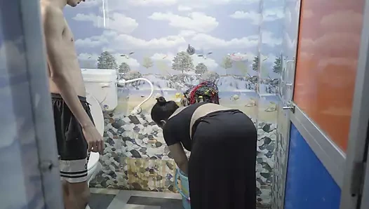 Indian Bhabi Ka Pani Mai Thukai Hot Indian Porn Video