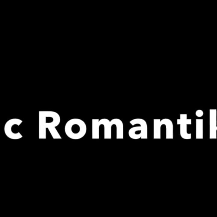 O curvă umplută cu spermă în camera din spate
