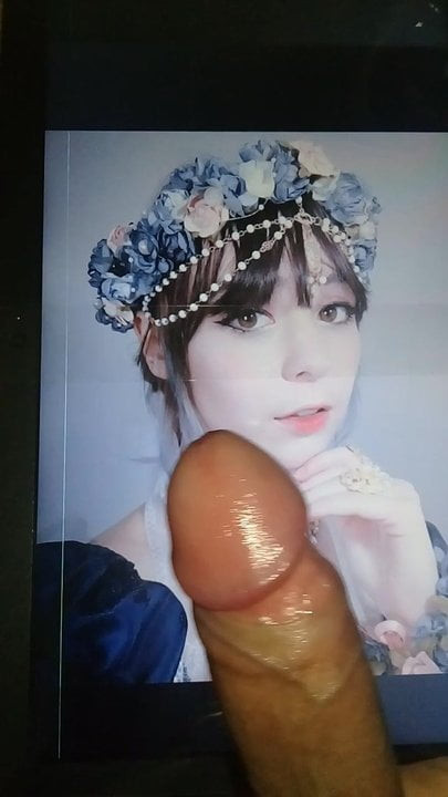 Ilonqueen cum tribute 02