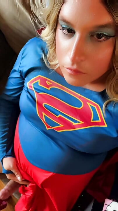 Tilbakekomsten av Sissy Supergirl