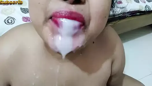 Punjabi Aunty ne lipstick lagaye to Beta aya aur use ki chudai ke Jabardast - Huge Cum Inside Pussy & Mouth (Indian sex)