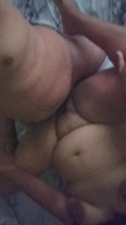 ช่วงเวลาอันน่าทึ่งจาก "ลูกพี่ลูกน้องชายของฉันจับฉันได้ด้วยการแหกขา"