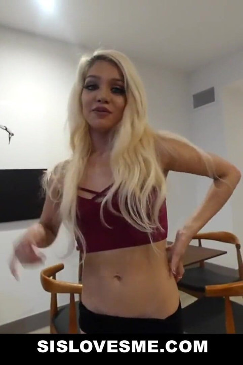 Perv stepbrother meets new Stepsis Elizabeth Jolie