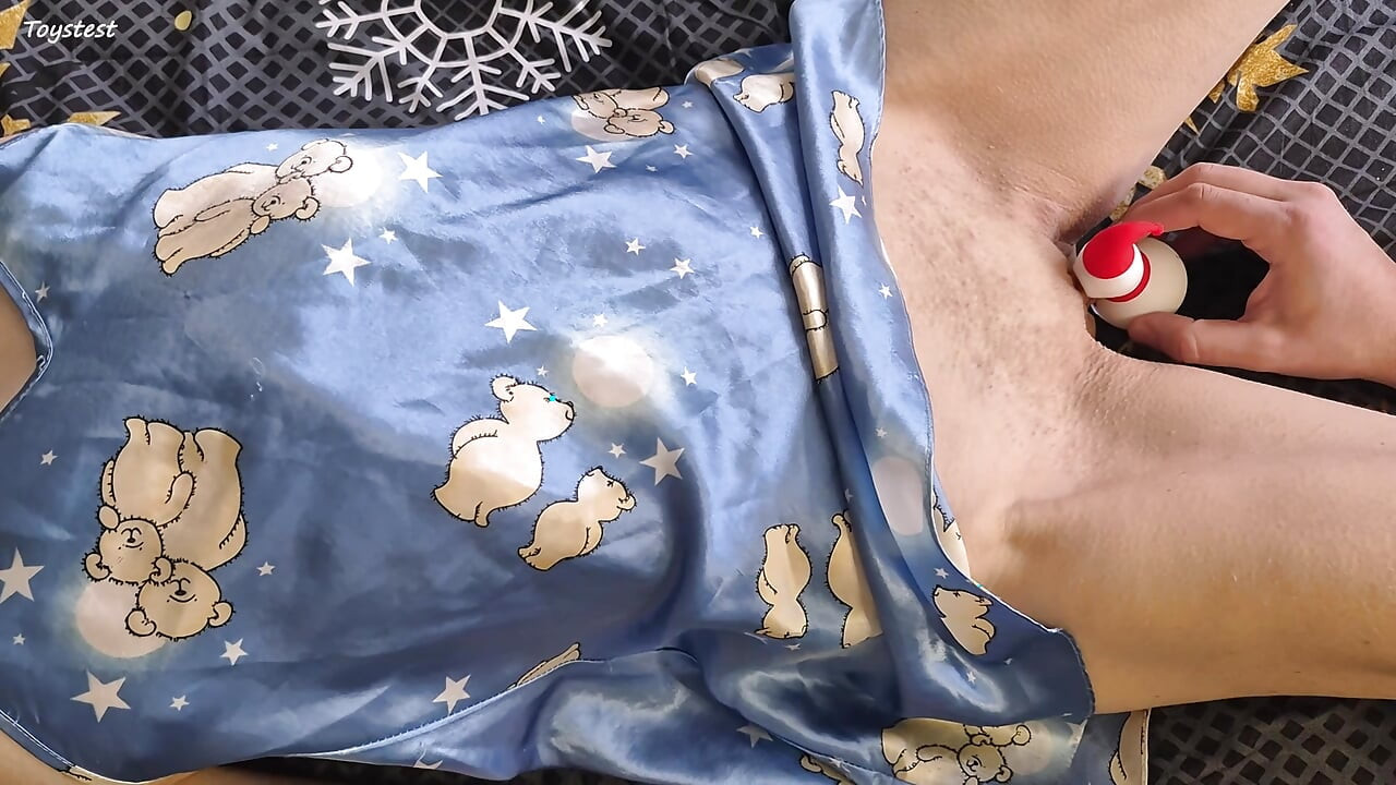 Heiße Zierliche MILF. Fick Mich, Schneemann, Ich Will Ein Bisschen Abkühlen.