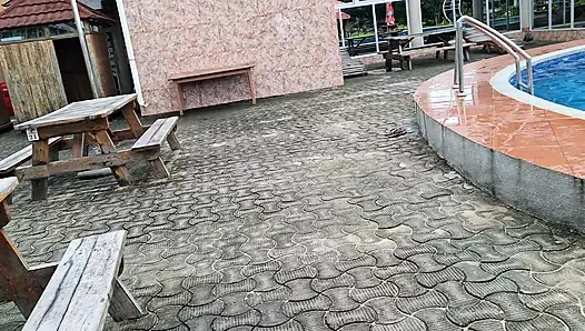 Havuzda yüzen sperm, suda sert seks, çifte orgazm