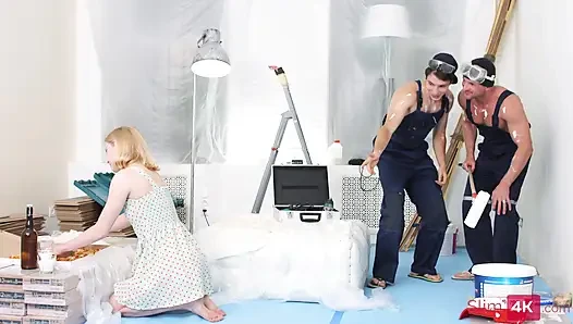 Sexy blondine fickt mit arbeitern