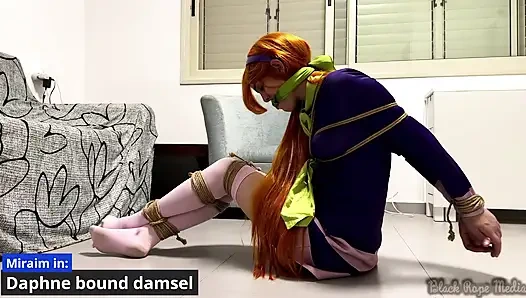 Bağlı Damsel Daphne Blake